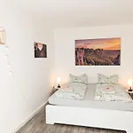 Urlaubsmagie Wiesengruen - Direkt Am Wanderweg - Fuer 6p Sebnitz